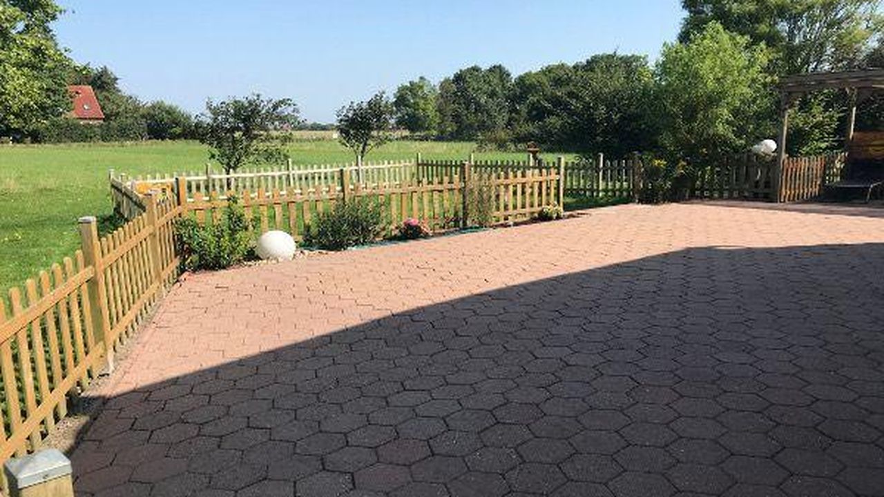 Terrasse. kein Hund kann weglaufen Terrasse. kein Hund kann weglaufen